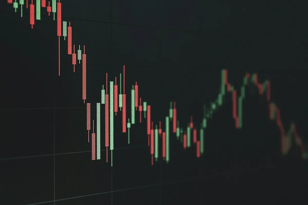 A rising bar chart representing variable interest rate changes