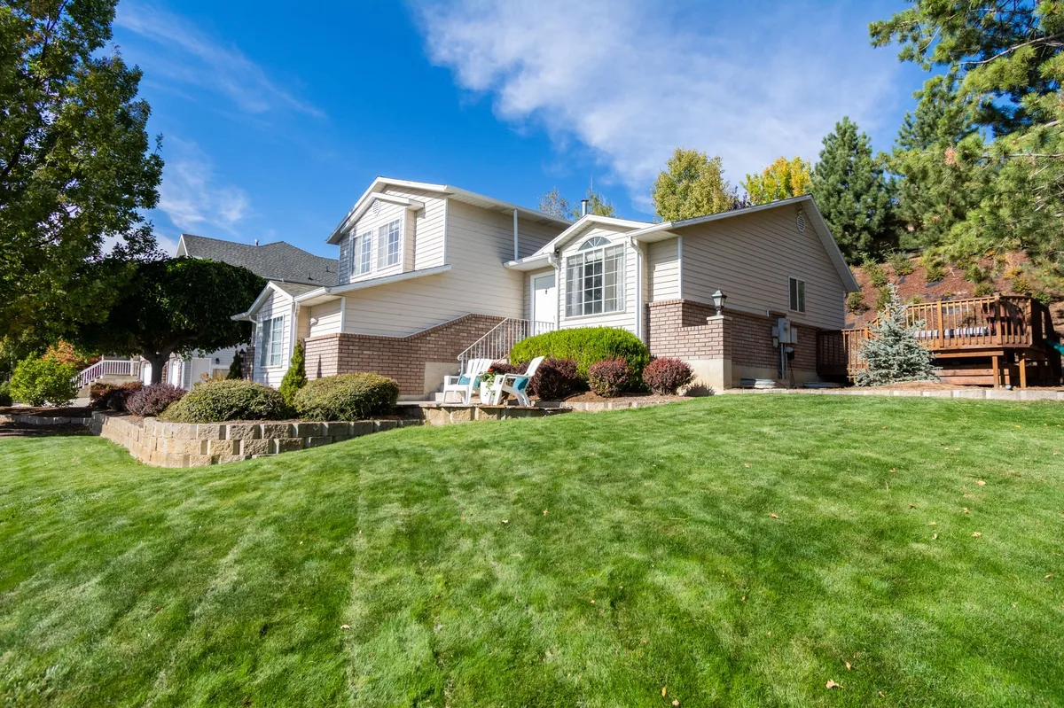 Modern suburban home representing properties within conforming loan limits